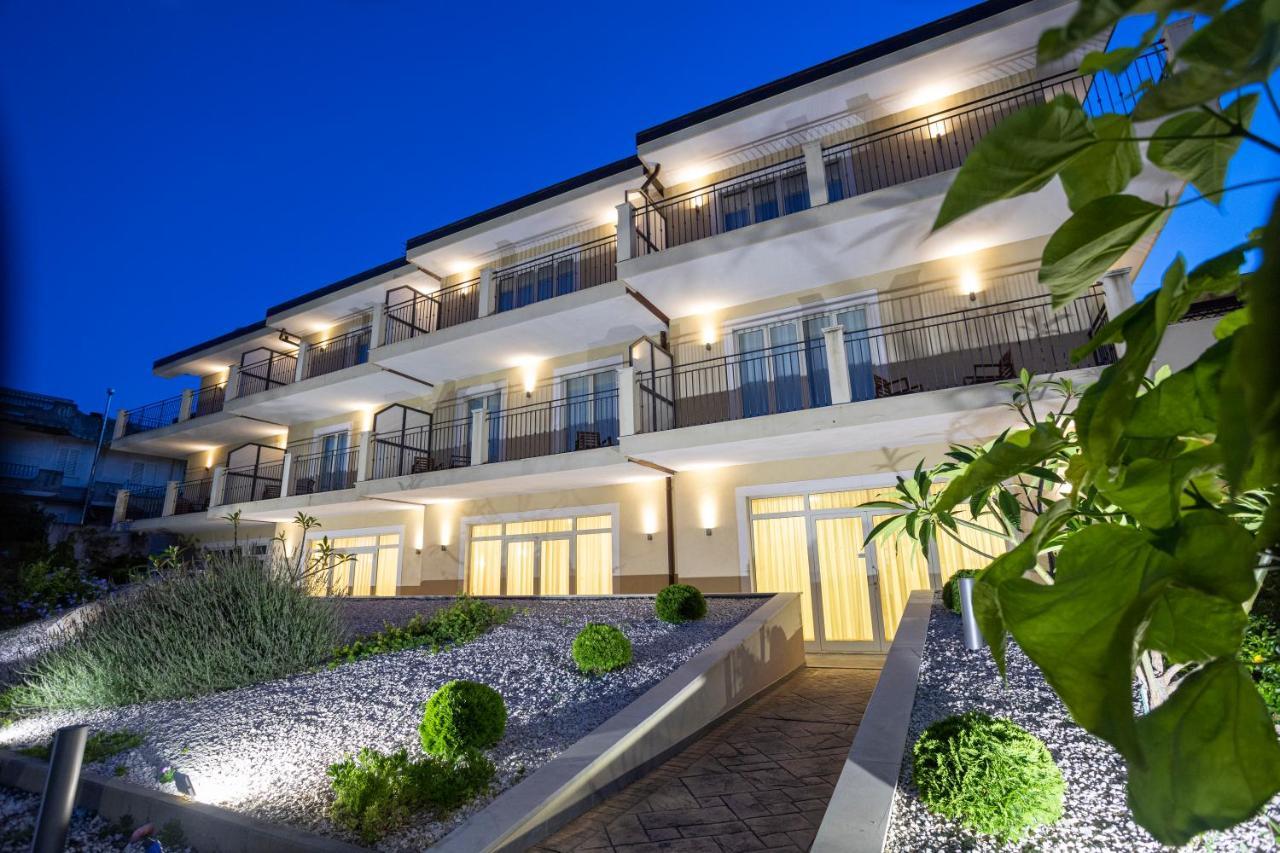 Verdello Home Savoca Exterior photo